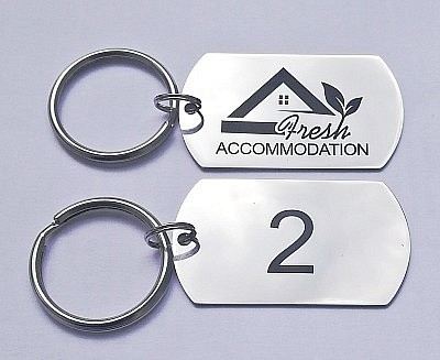Breloc metal inox,personalizat prin gravura laser,cu rezistenta mare in timp.