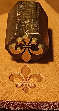 Matrita bronz imprimare pe piele si inlocuitori.
